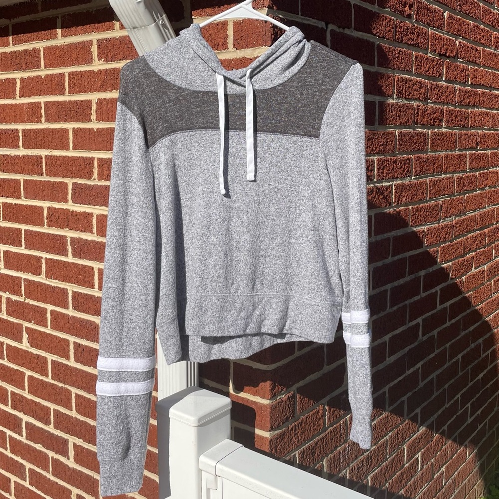 Hollister Top - Picture 1 of 3